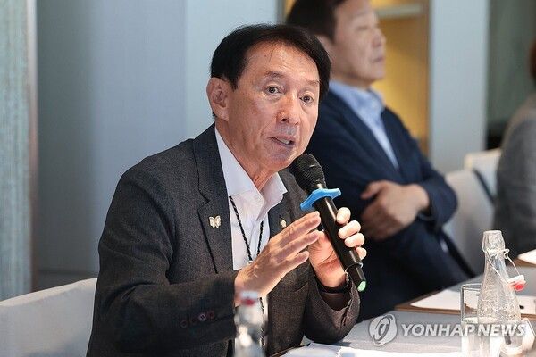 캄보디아 교민간담회서 발언하는&nbsp;김석기 국회 외교통일위원회 위원장. [사진=연합뉴스]