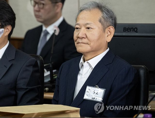 이상민 전 행안부 장관이 19일 한덕수 재판에 증인 출석을 하며 '증인선서''증언'을 모두 거부해, 재판부는 50만원 과태료를 부과했다. [사진=연합뉴스]