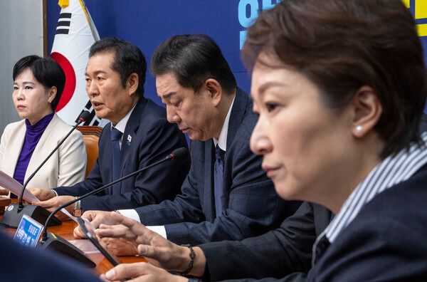 더불어민주당 정청래 대표가 24일 국회에서 열린 최고위원회의에서 발언하고 있다. [사진=연합뉴스]