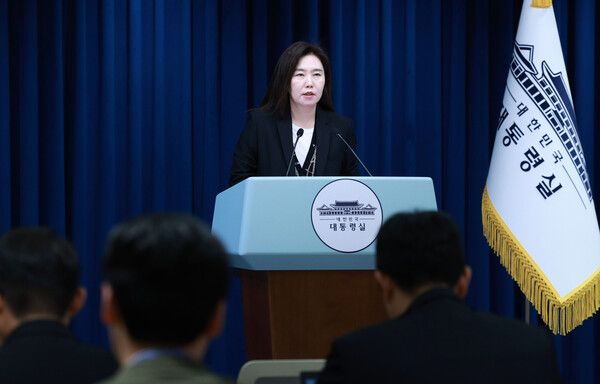 강유정 대변인이 26일 용산 대통령실에서 사법 현안 관련 브리핑을 하고 있다. [사진=연합뉴스]