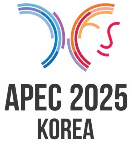 경주APEC 엠블렘 (왼쪽 나비, 오른쪽 수막새)