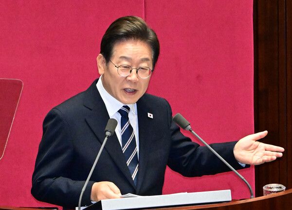 이재명&nbsp;대통령이 지난 6월 26일 국회 본회의장에서 추가경정예산&nbsp;시정연설을 하고 있다. [사진=연합뉴스]