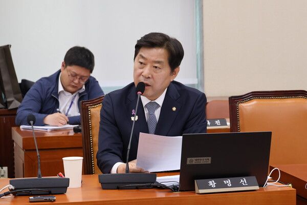 황명선 더불어민주당 최고위원이 국회 국방위원회에서 발언하고 있다.&nbsp;[사진=황명선 의원실]