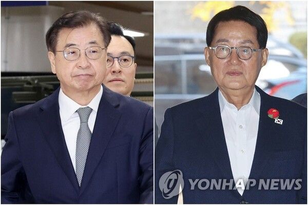 서해에서 발생한 공무원 피격 사건을 은폐하려 한 혐의로 재판에 넘겨진 서훈 전 청와대 국가안보실장(왼쪽), 박지원 전 국가정보원장이 5일 서울중앙지법에서 열린 결심 공판에 출석하고 있다 [사진=연합뉴스]