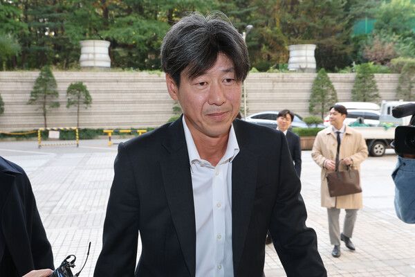 대장동 개발 비리 의혹으로 재판에 넘겨진&nbsp;남욱&nbsp;변호사가 31일 서울 서초구 중앙지법에서 열린 1심 선고공판에 출석하고 있다. [사진=연합뉴스]