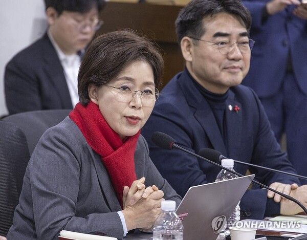 국민의힘 재선의원 공부 모임인 '대안과 책임'이 16일 국회 의원회관에서 개최한 '지방선거 D-6개월 어떻게 해야 승리할 수 있나?' 토론회에서&nbsp;양향자&nbsp;최고위원이 인사말을 하고 있다. [사진=연합뉴스]