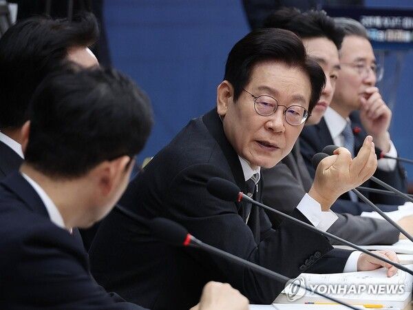 이재명 대통령이 12일 세종시 정부세종컨벤션센터에서 열린 과학기술정보통신부ㆍ개인정보보호위원회 업무보고에서 발언하고 있다 [사진=연합뉴스]