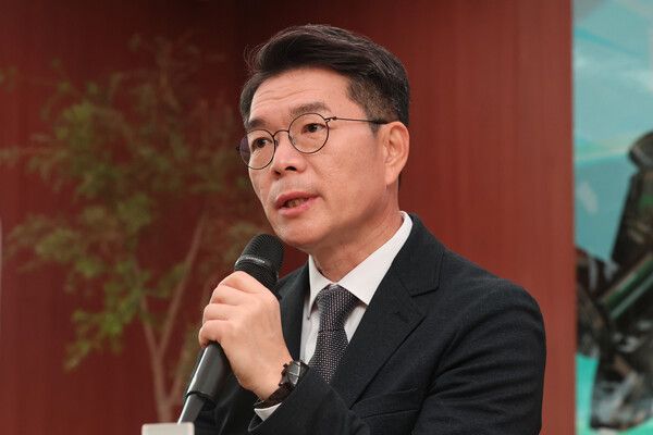 여권의 서울시장 유력 후보로 급부상한 정원오 성동구청장은 17일 라디오에 출연해 서울시장 출마에 대해 