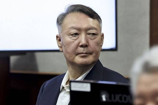 윤석열 전 대통령은 내란특검팀에 의해 지난 7월10일 재구속됐다. 재판장에 참석한 윤 전 대통령. [사진=연합뉴스]