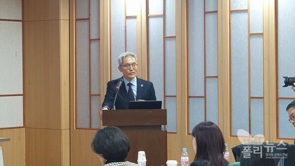 이날 세미나의 첫번째 발제자로 나선 김종승 엑스크립톤 대표는 한국이 규제 불명확성과 금융기관 배제 구조로 글로벌 경쟁 흐름에서 뒤처질 수 있다는 우려를 제기했다.&nbsp; 사진=권은주 기자&nbsp;