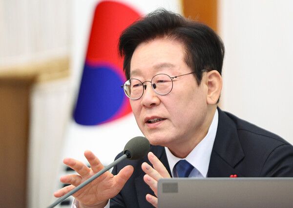 이재명&nbsp;대통령이 30일 청와대에서 열린 국무회의에서 발언하고 있다. [사진=연합뉴스]