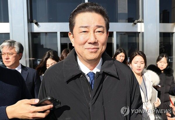 김병기 더불어민주당 원내대표가 자신을 둘러싼 각종 비위·특혜 의혹 논란에 책임을 지고 30일 원내대표직에서 물러났다. [사진=연합뉴스]