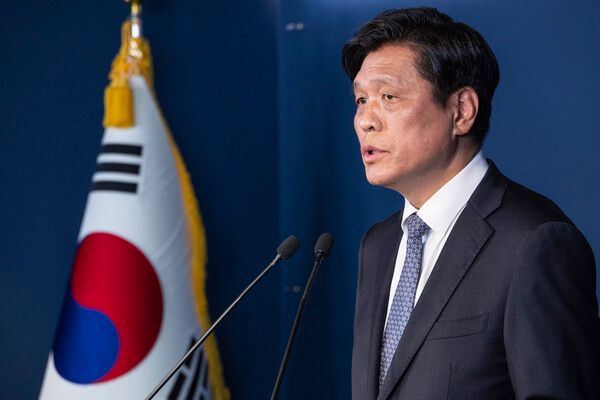 더불어민주당&nbsp;조승래&nbsp;사무총장이 7일 서울 여의도 민주당사에서 열린 기자간담회에서 현안과 관련해 발언하고 있다. [사진=연합뉴스]