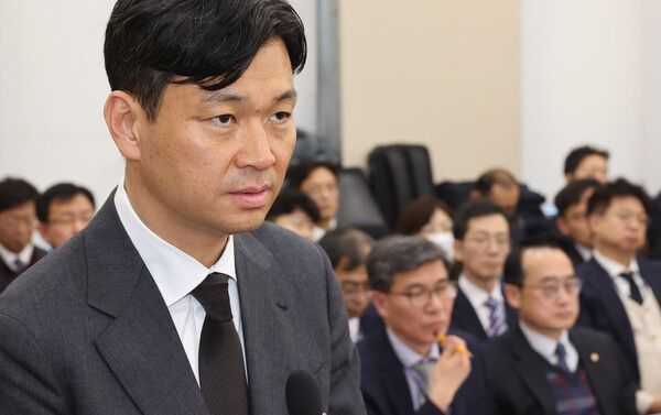 18일 서울 여의도 국회에서 열린 행정안전위원회 전체회의에서 박현수 서울경찰청장 직무대리가 의원 질의에 답하고 있다. 2025.2.18 [사진=연합뉴스]