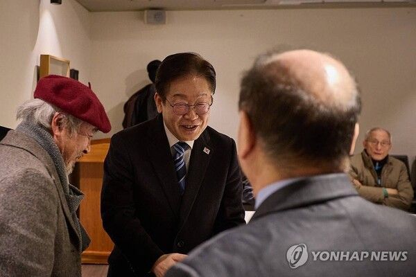 시민사회 원로 만난 이재명 대표 [사진=연합뉴스]