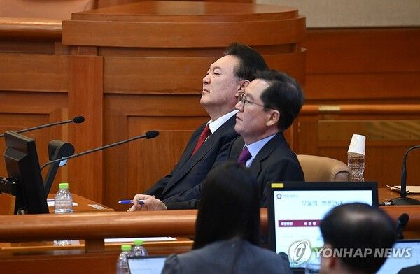 20일 서울중앙지법 형사합의25부 재판에 윤석열 대통령이 출석한 가운데 첫 형사재판이 진행됐다 [사진=연합뉴스]