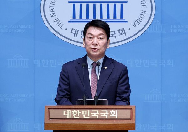 국민의힘&nbsp;안철수&nbsp;의원이 23일 오전 서울 여의도 국회 소통관에서 현안 관련 기자회견을 하고 있다. [사진=연합뉴스]
