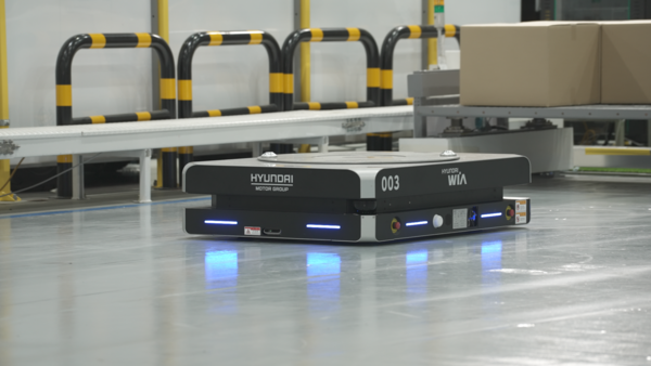 5G 특화망이 구축된 현대차 사업장에서 양산 적용 중인 자동물류로봇(AMR)이 가동 중인 모습. [사진=현대차]