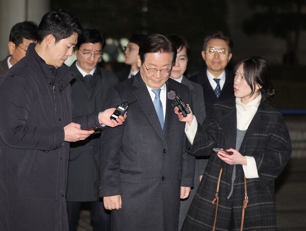 더불어민주당 이재명 대표가 26일 서울고등법원에서 열린 공직선거법 위반 혐의 사건 2심 결심 공판을 마친 뒤 법정을 나서고 있다. 2025.2.26 [사진=연합뉴스]