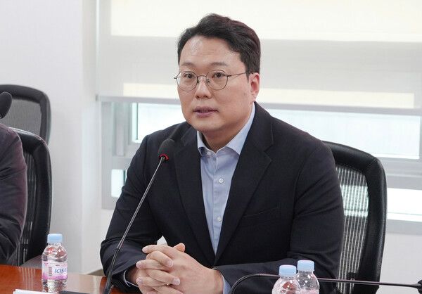 개혁신당 천하람 원내대표 겸 당 대표 권한대행이 21일 국회 의원회관에서 열린 1차 전국 당협위원장 간담회에서 발언하고 있다. 2025.2.21 [개혁신당 제공. 재판매 및 DB 금지] [사진=연합뉴스]