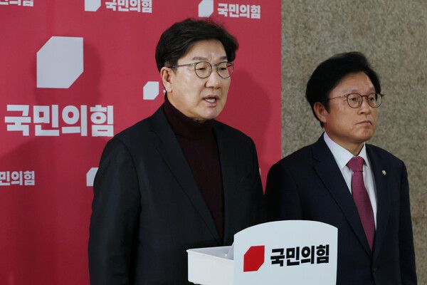 국민의힘 권성동 원내대표가 5일 국회에서 추경 관련 여야 협상 등 현안에 대한 입장을 밝히고 있다. 2025.2.5 [사진=연합뉴스]