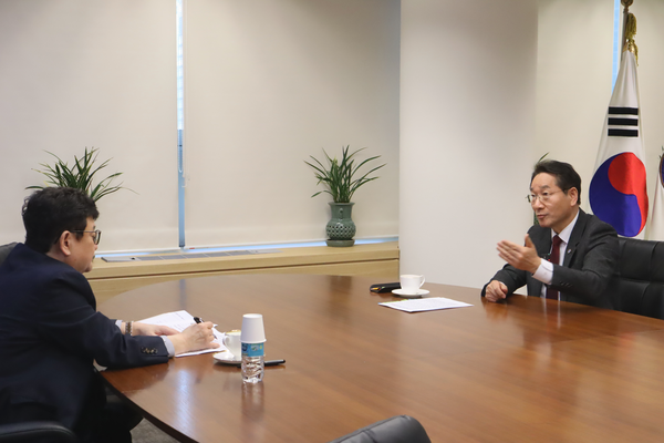 유정복 인천시장은 지난 6일 폴리뉴스 김능구 대표와의 ‘베스트단체장 인터뷰’에서 