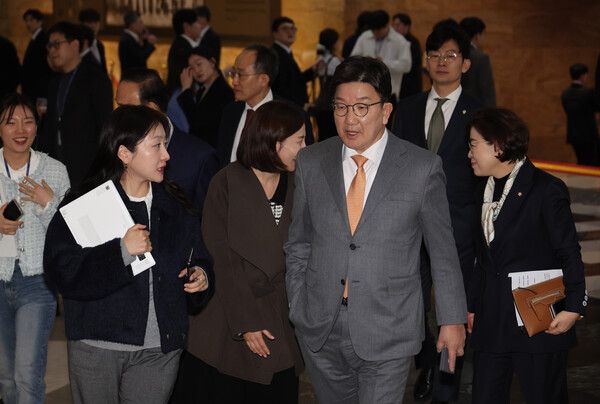 국민의힘 권성동 원내대표가 20일 서울 여의도 국회 본회의에 참석하고 있다.[사진=연합뉴스]