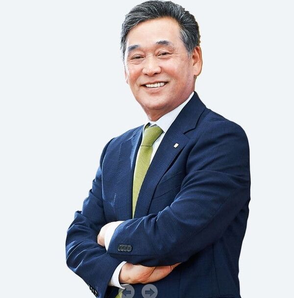 [사진=김기홍 JB금융지주 회장(JB금융그룹 제공)]