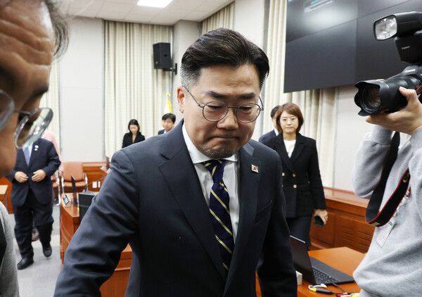 더불어민주당 소속 박찬대 위원장이 31일 국회에서 열린 운영위원회 전체회의를 마친 뒤 회의장을 나서고 있다. [사진=연합뉴스]