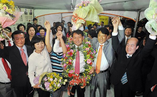 이광재 전 국회의원이 2010년 35대 강원도지사에 당선됐다.