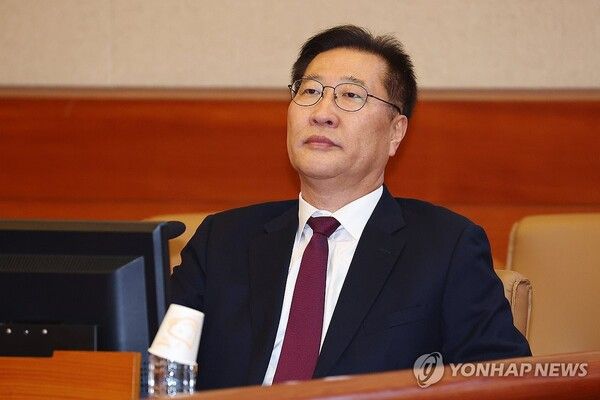 헌법재판소가 비상계엄 선포 가담, 계엄해제 후 안가회동 참석 등의 사유로 국회로부터 탄핵소추된 박성재 법무부 장관의 탄핵심판 사건에서 전원일치로 기각을 선고했다 [사진=연합뉴스]