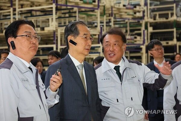 한덕수 대통령 권한대행이 15일 호남을 찾자 정치권에서는 여러 해석이 나오고 있다 [사진=연합뉴스]