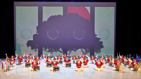 ▲. 크라운해태제과가 16일 광주 예술의전당 대극장에서 ‘제4회 크라운해태 한음공연’을 펼쳤다. [사진출처=크라운해태제과]