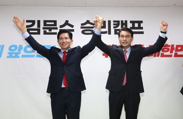 맹윤'&nbsp;핵심으로 반탄 전선을 주도했던 국민의힘 5선 윤상현 의원이 23일 선대위원장으로 김문수 후보 캠프에 합류했다. [사진=연합뉴스]