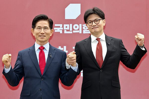 김문수·한동훈 후보는 국민의힘 경선 중 단일화가 거론이 되는 점에 대해 부정적인 의견을 내비쳤다. [사진=연합뉴스]