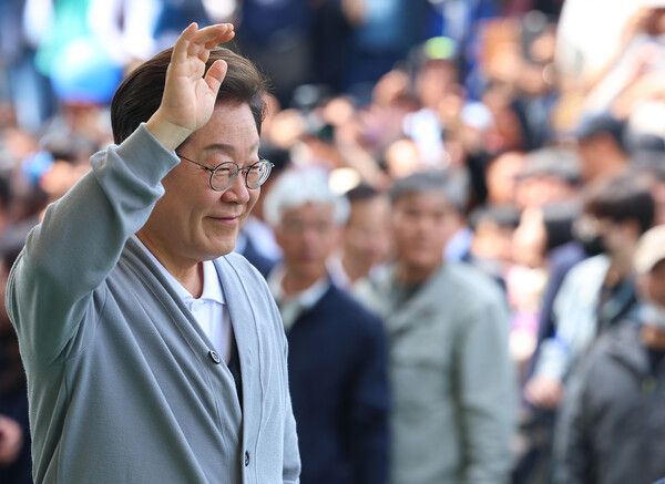 민주당은 본격 선거운동을 하루 앞두고 국민의힘 대선후보로 김문수가 결정되자 ‘내란세력의 잔당’이라며 “내란 행위에 대해 석고대죄부터 해야 한다”고 말했다. [사진=연합뉴스]