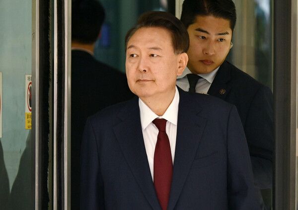 국민의힘 안팎에서 제기되는 윤석열 전 대통령의 자진 탈당 요구에 대해서도 짚어봤다.&nbsp; 최 전 수석은 윤 전 대통령 자진 탈당을 “하지 않는다”고 답했으며 김 전 대표는 “탈당을 한다”고 답했다. [사진=연합뉴스]