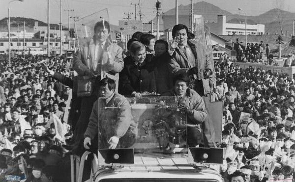 노태우 민정당 후보의 유세 모습. [사진=인터넷 커뮤니티 갈무리]