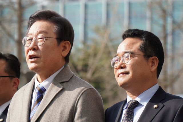 더불어민주당 민병덕 의원은 '민변' 변호사 시절부터 이재명 후보와 함께하고 있다. [사진=민병덕 의원실 제공'