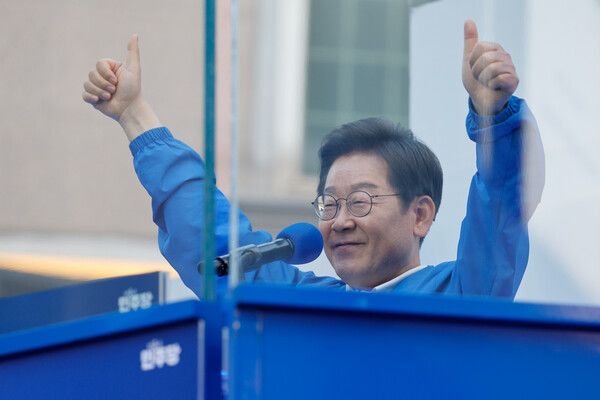 이재명 더불어민주당 후보는 26일 외교·안보 분야 공약을 발표하고 