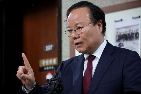 김재원 국민의힘 김문수 후보 비서실장은 28일 라디오에 출연해 이준석 개혁신당 대선 후보와의 단일화에 대해 
