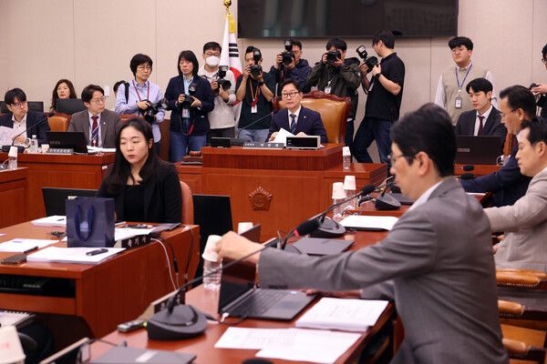 7일 국회에서 열린 법제사법위원회 법안심사제1소위원회에서 더불어민주당 소속 박범계 소위원장이 발언하고 있다. [사진=연합뉴스]