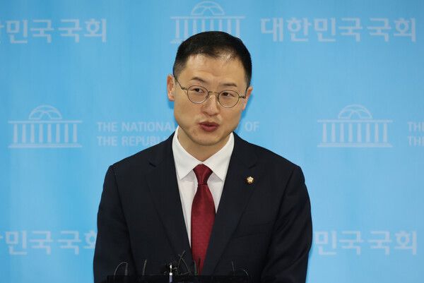 탄핵에 찬성했던 국민의힘 김상욱 의원이 8일 탈당을 선언했다. [사진=연합뉴스]