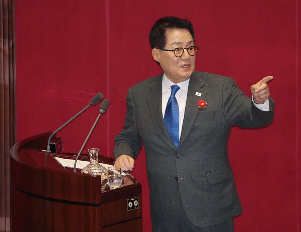 박지원 더불어민주당 의원은 8일 라디오에 출연해 “(국민의힘 후보 간의)단일화는 안 될 것이고 되더라도 김문수 후보가 된다, 한덕수 예비 후보는 여기까지다”라고 말했다. [사진=연합뉴스]