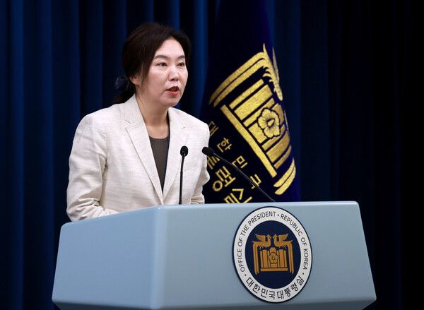 강유정&nbsp;대통령실 대변인이 10일 서울 용산 대통령실 청사에서 '국민추천제' 등 현안 관련 브리핑을 하고 있다. [사진=연합뉴스]