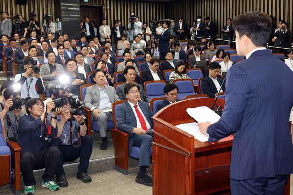 국민의힘 김용태 비상대책위원장이 지난 9일 서울 여의도 국회에서 열린&nbsp;의원총회에서 발언하고 있다. [사진=연합뉴스]&nbsp;