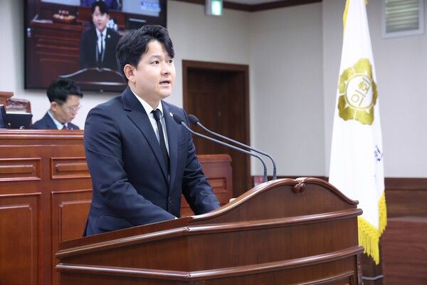 정광현 의원이 전세사기 지원 범위 확대 및 제도 개선을 촉구하고 있다[사진=순천시의회 제공]