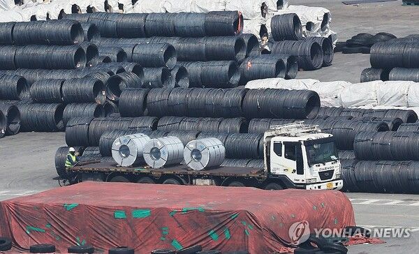 6월 3일 대통령 선거 후 출범할 새 정부는 철강 관세 인상에 대한 대응을 최우선 순위로 두어야 할 것으로 보인다 [사진=연합뉴스]