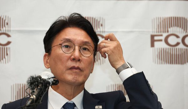 김민석&nbsp;국무총리 후보자가 지난 17일 열린&nbsp;외신기자 간담회에 참석한 모습. [사진=연합뉴스]