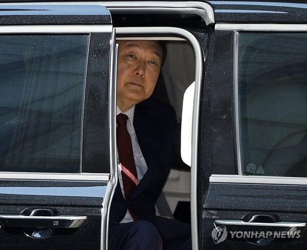 내란특검이 24일 윤석열 전 대통령의 체포영장을 청구했다 [사진=연합뉴스]